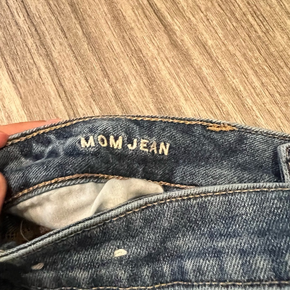 American Eagle Mom Jean - Picture 7 of 8